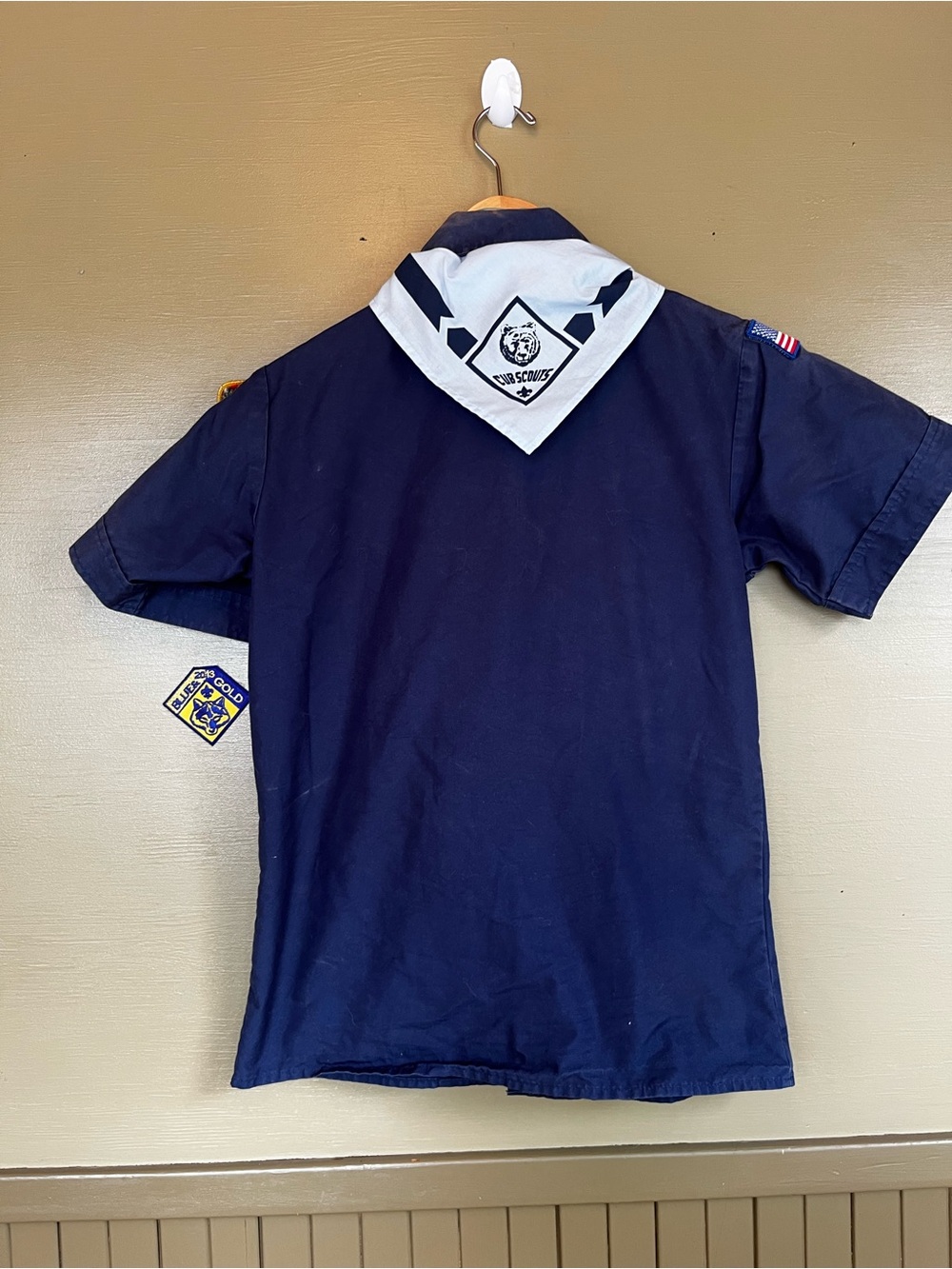 Boy Scouts of America Cub Scout Uniform Shirt w/ Bandana & accessories Large - Picture 6 of 10